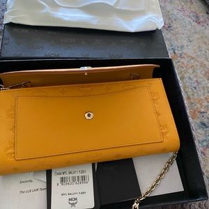 MCM WALLET GOLDEN MANGO